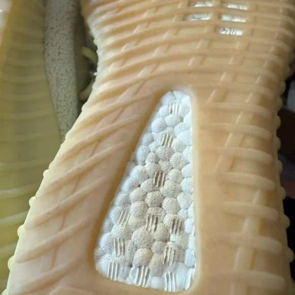 Size 11 YEEZY BUTTER  AUTHENTIC Sneakers - Picture 5 of 5